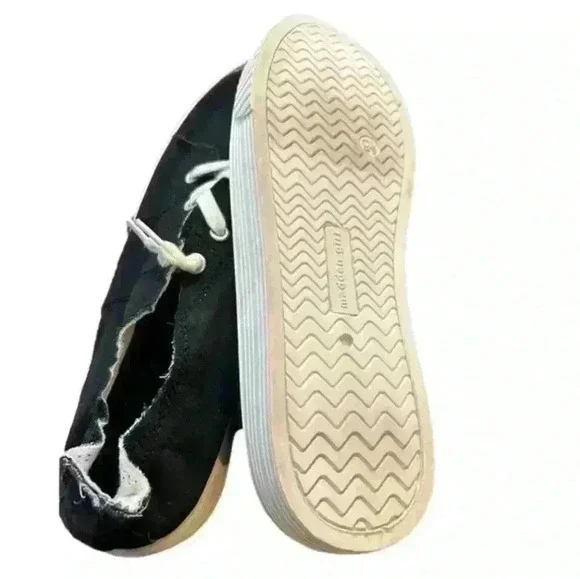 Madden Girl Sneakers, Black, 9.5 - Picture 2 of 2